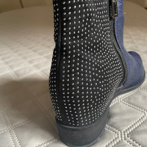 SCHUTZ navy blue genuine calf hair hidden wedge ankle boots - Picture 3 of 5